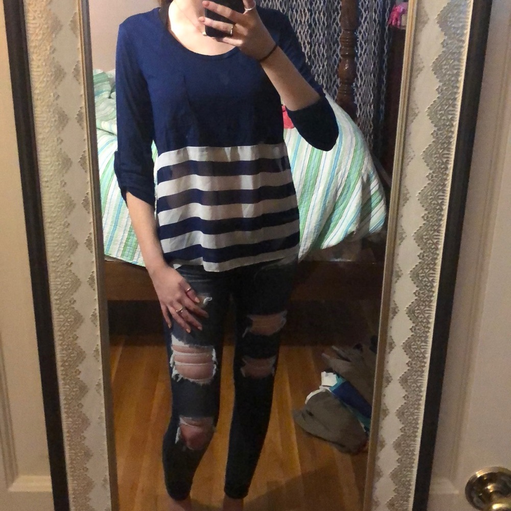 seize medium navy blue and white blouse